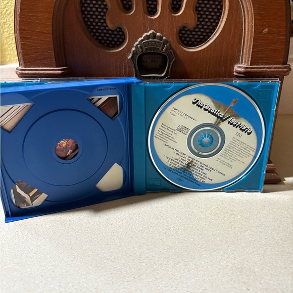 CD Set/2 The Beatles 1962-1966 Red and 1967-1970 Blue 1993 Release 4 CDs - Picture 7 of 9